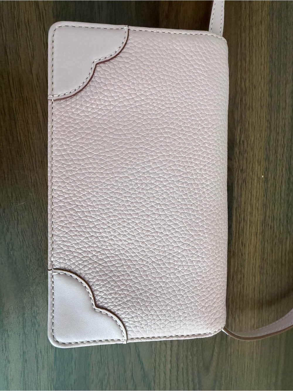 Marc Jacobs Pale Pink Scalloped Leather Crossbody - Picture 2 of 7